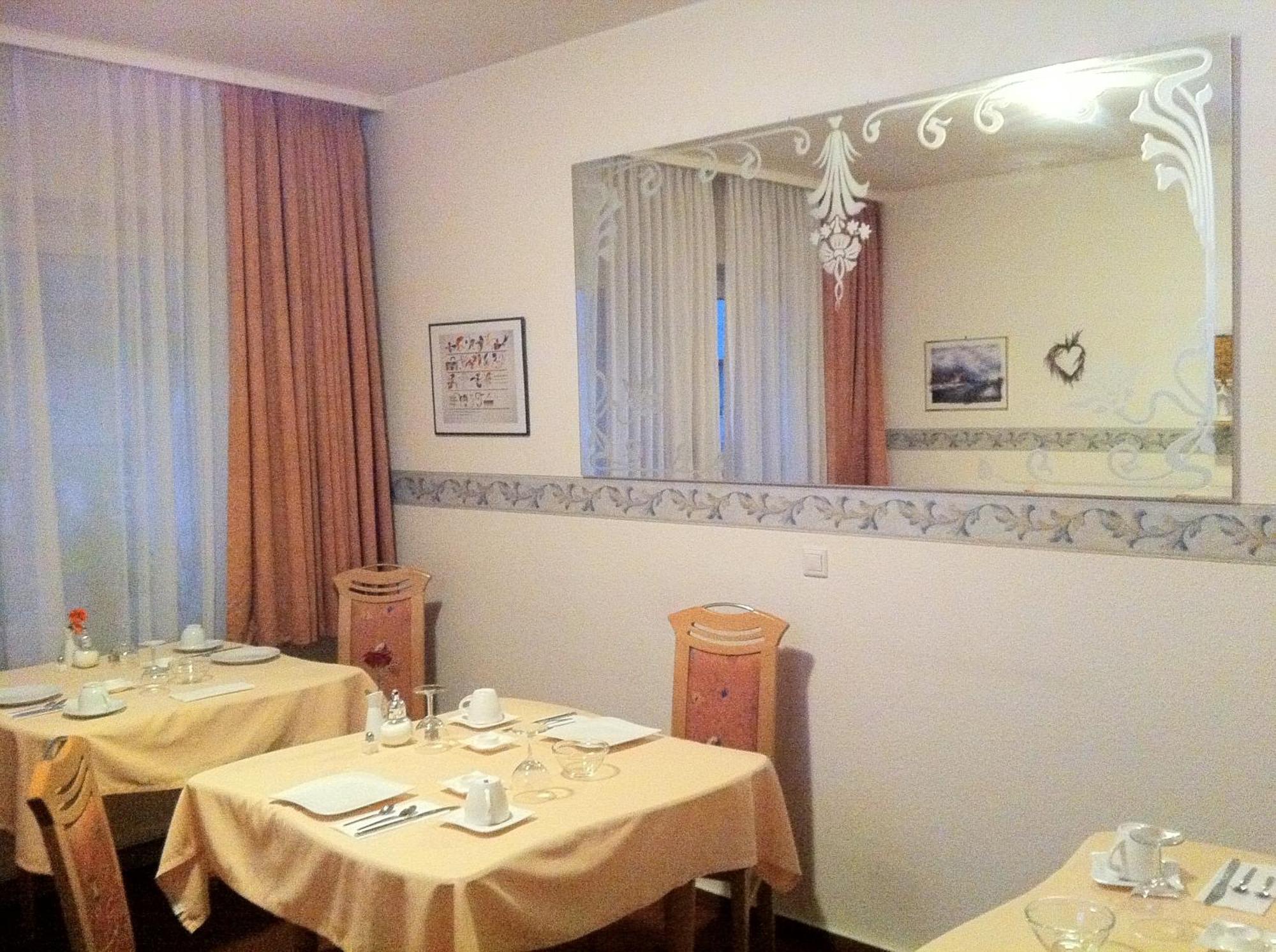 Hotel Eigelstein Cologne Luaran gambar